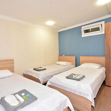 Hotel Aaaa Erevan Esterno foto