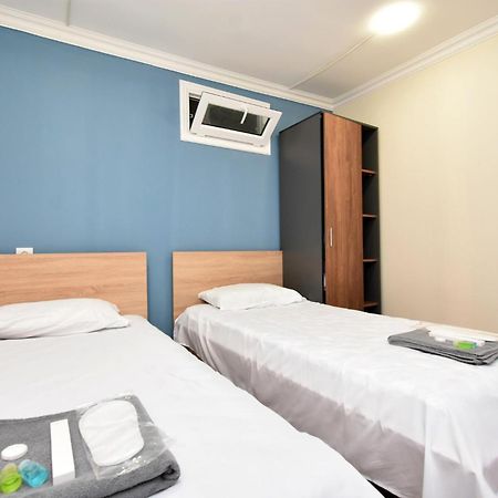 Hotel Aaaa Erevan Esterno foto