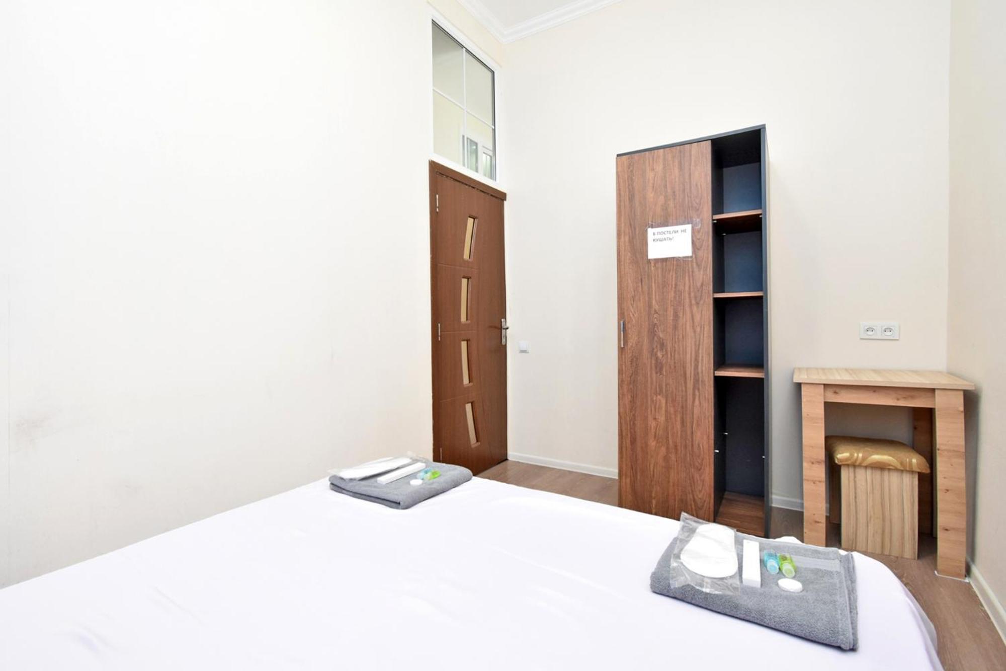 Hotel Aaaa Erevan Esterno foto