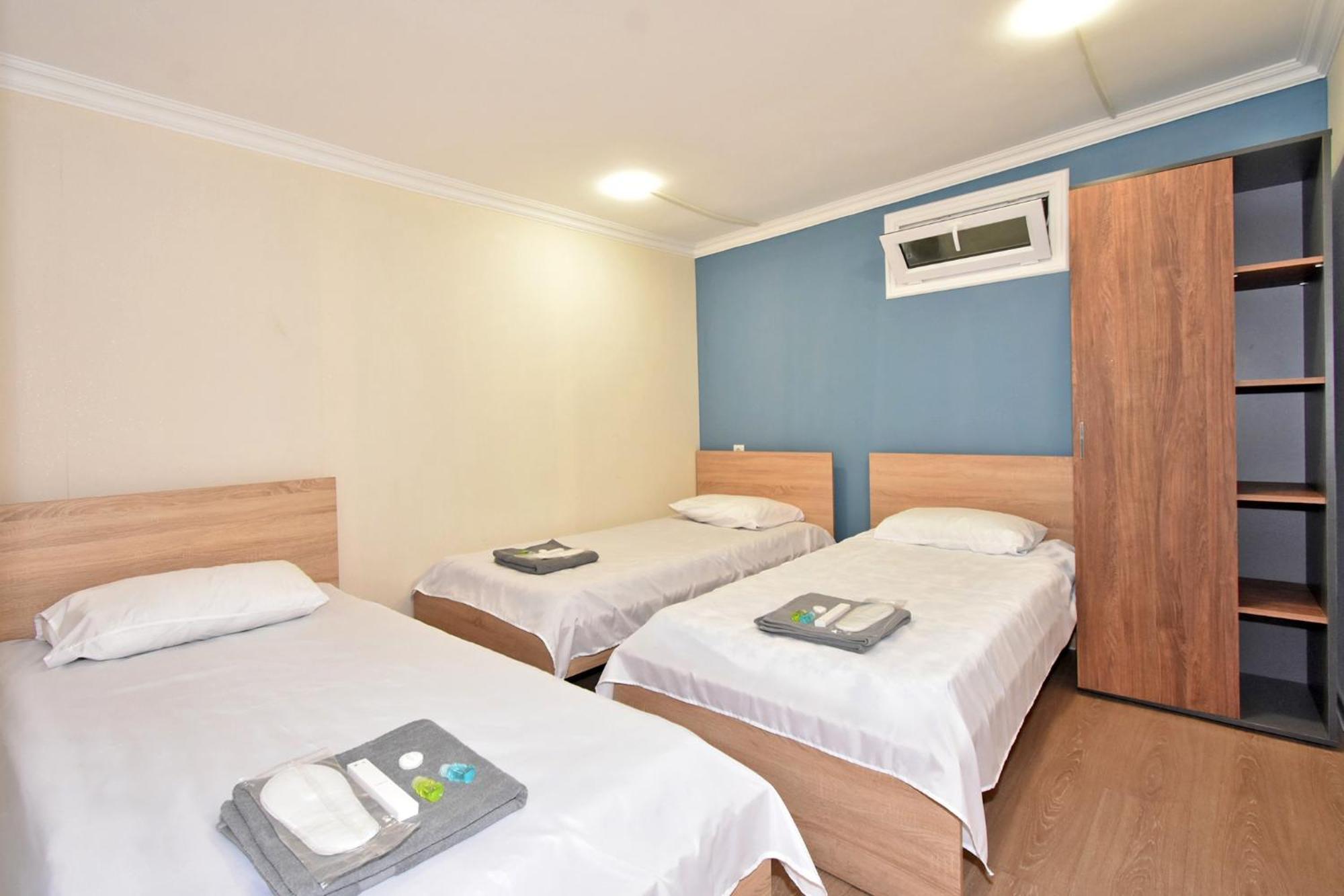 Hotel Aaaa Erevan Esterno foto