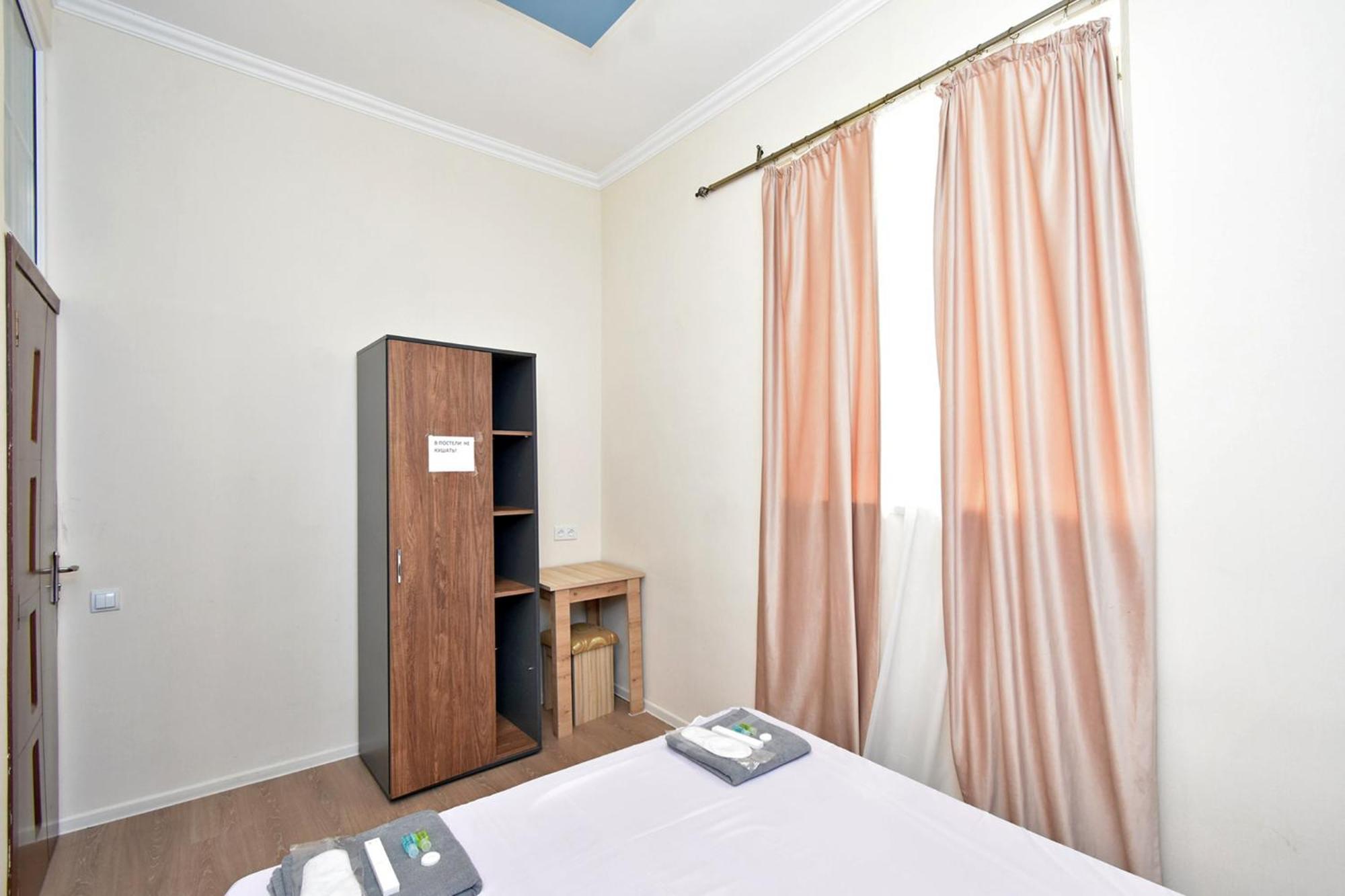 Hotel Aaaa Erevan Esterno foto