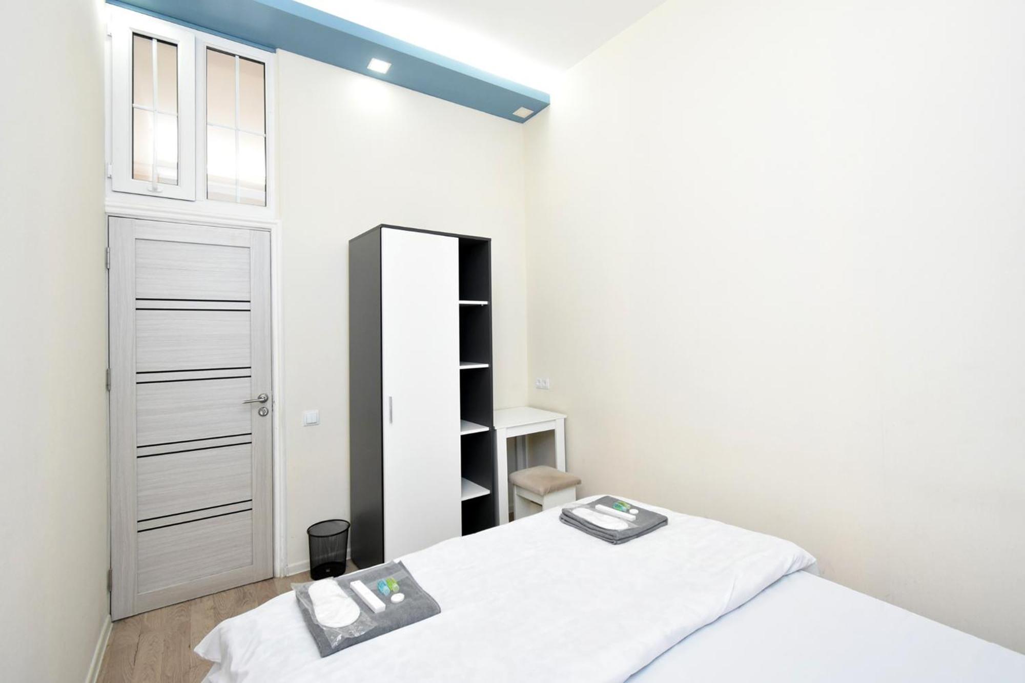 Hotel Aaaa Erevan Esterno foto