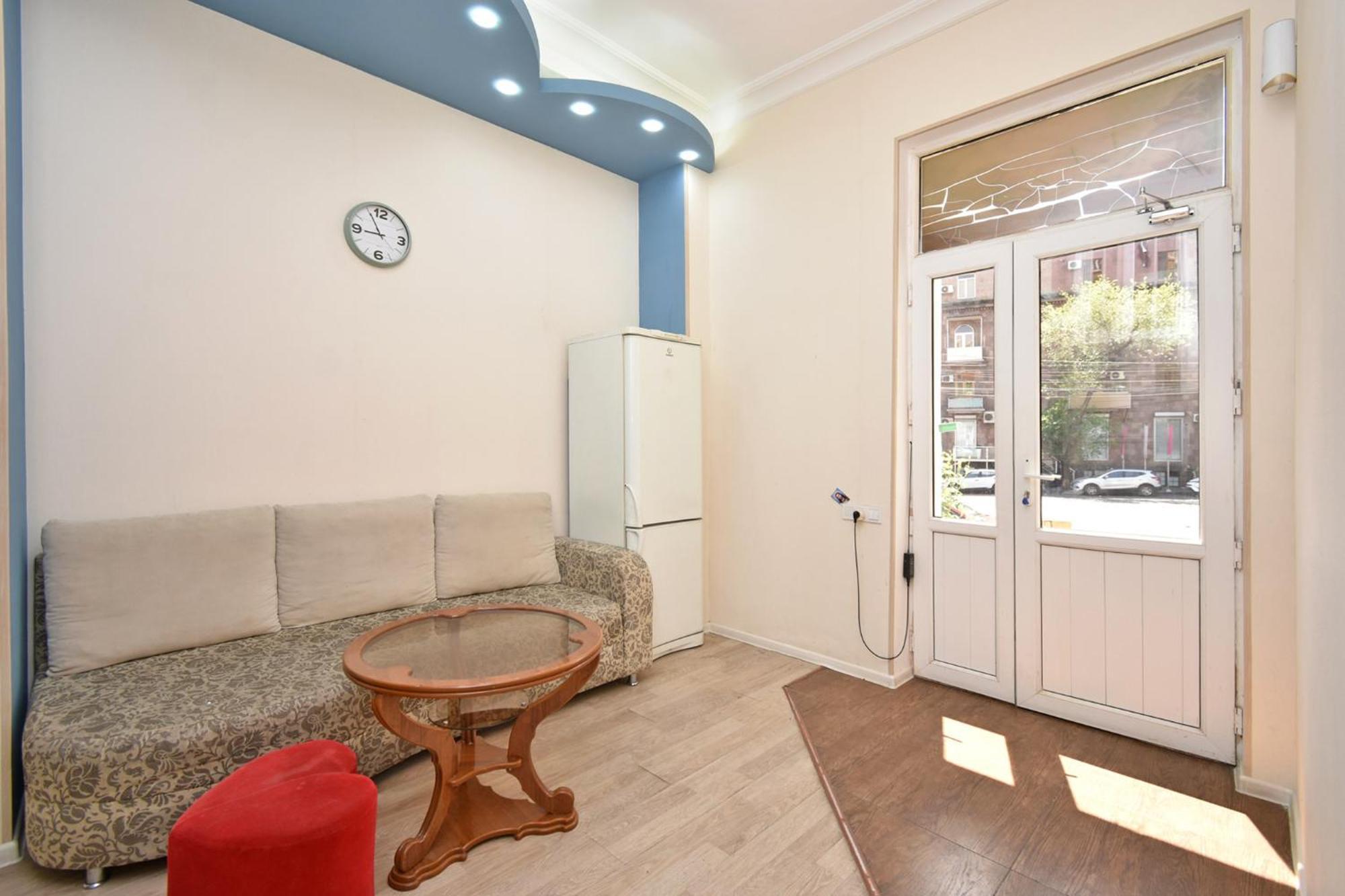 Hotel Aaaa Erevan Esterno foto